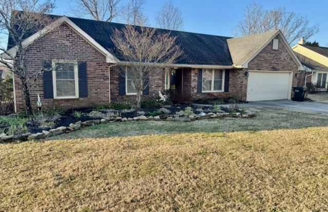 West Knoxville 37922 - 4 bedroom, 2 bath home - Contact Susan Niedergeses (865) 300-4722 photos photos