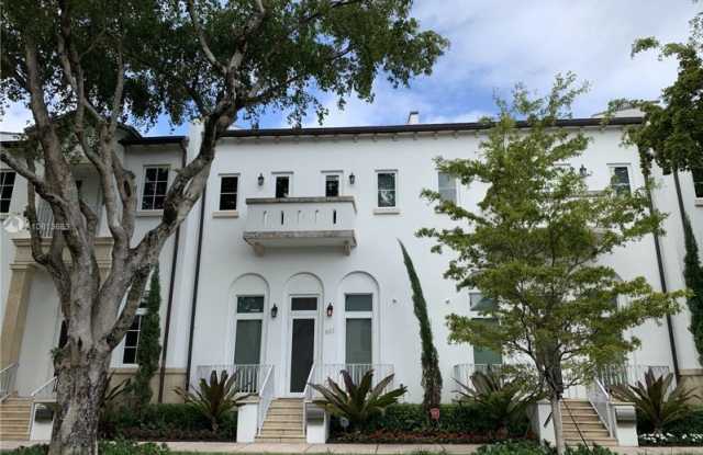 637 Santander Ave # 5 A10813683 - 637 Santander Ave, Coral Gables, FL 33134
