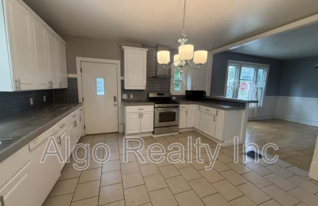690 Northeast Lowry Avenue - 1 photos photos 690 Northeast Lowry Avenue - 1 photos photos