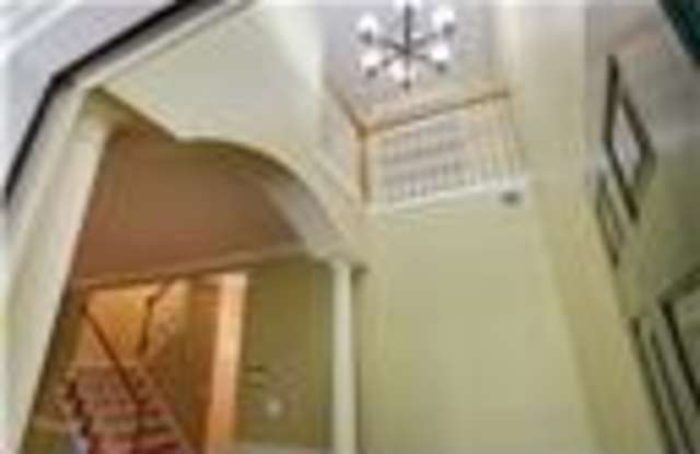 1160 Brookhaven Glen NE Gallery 2