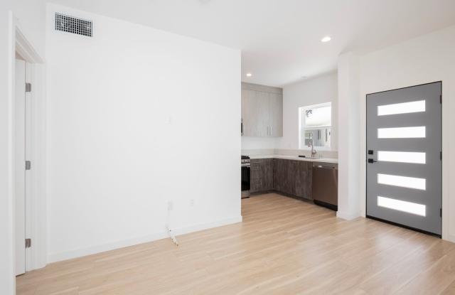 Modern Luxury Living in the Heart of Spaulding Square photos photos