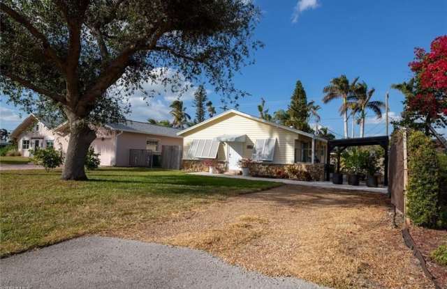 811 94th Ave N photos photos