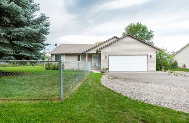 605 N. Curtis St. 3 BD | 2 BA | 1,156 sq ft | 2-Car Garage | Fenced Yard photos photos