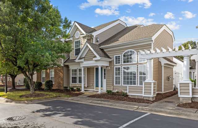 Pond View Condo with Pool Access & Prime Location! Gallery 1