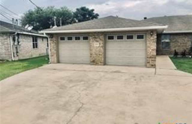 2722 N Heynis Gallery 1