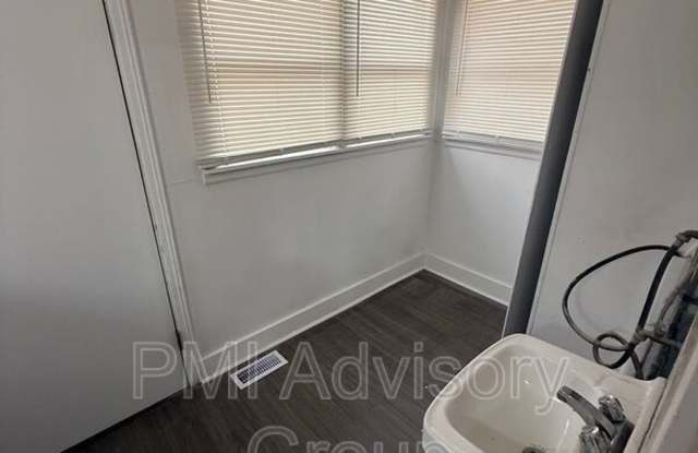 622 Navarre St - 622 Navarre Street, Rossville, KS 66533