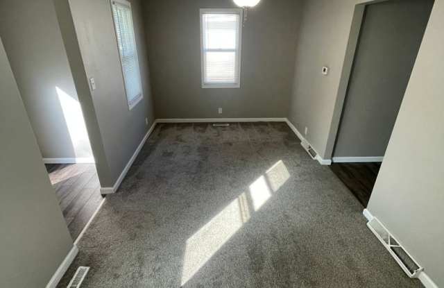 Modern 2 bedroom available now, $725 per month/dep Gallery 2