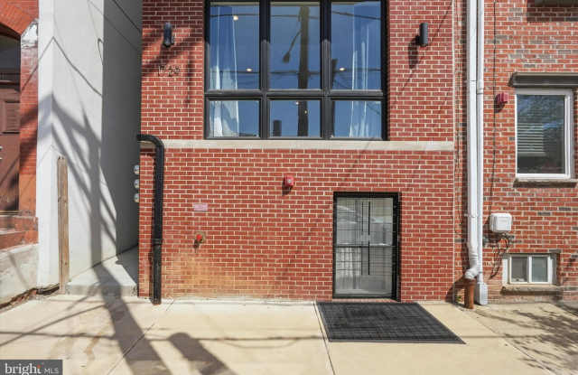 1729 FRANCIS Street Gallery 2
