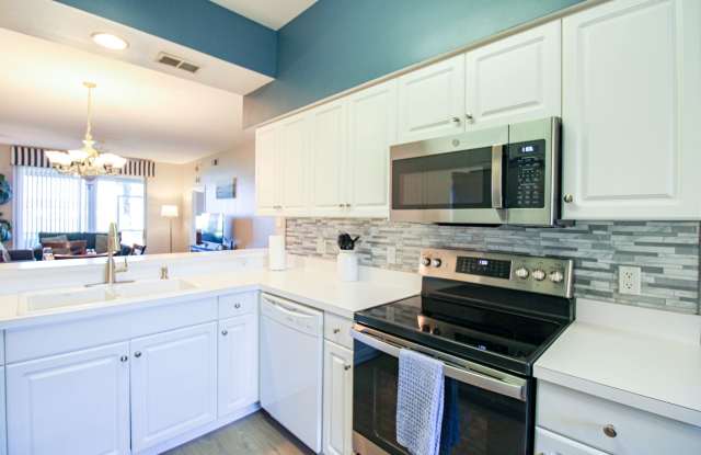 **CYPRESS WOODS COUNTRY CLUB **FULLY-TRANSFERRABLE BUNDLED GOLF UNIT ** FURNISHED SEASONAL RENTAL** Gallery 3