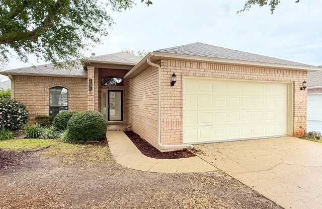 Spacious 3-Bedroom Golf Course Home photos photos