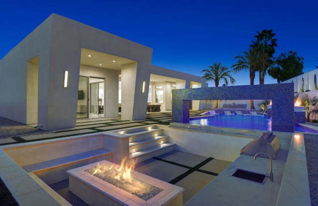 72751 Tamarisk Street Gallery 3