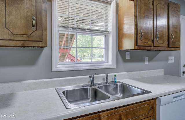 175 Scenic Apartment Road Gallery 3