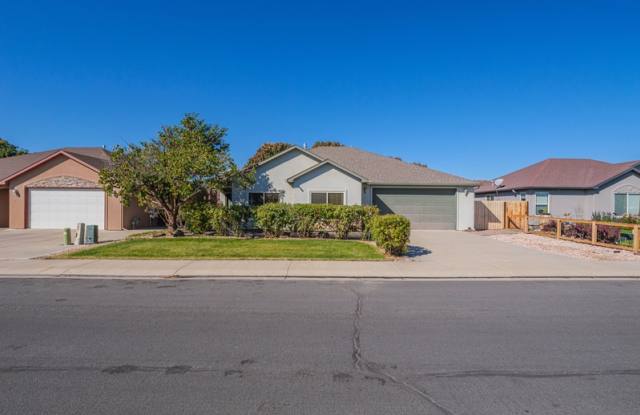 461 Chatfield Drive Gallery 1