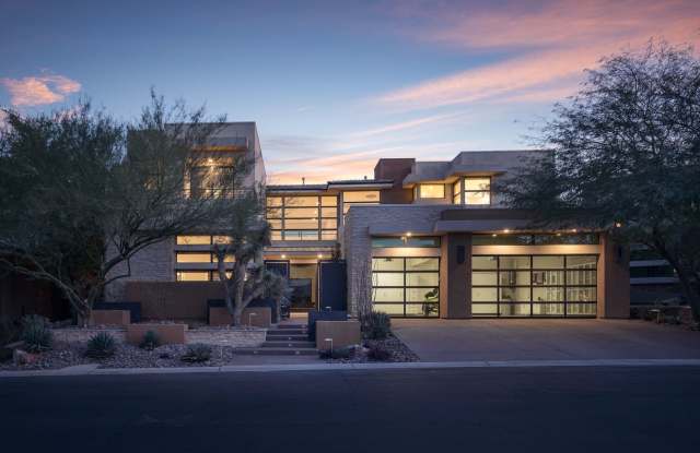 Exceptional 3-Bedroom Home in the Ridges photos photos
