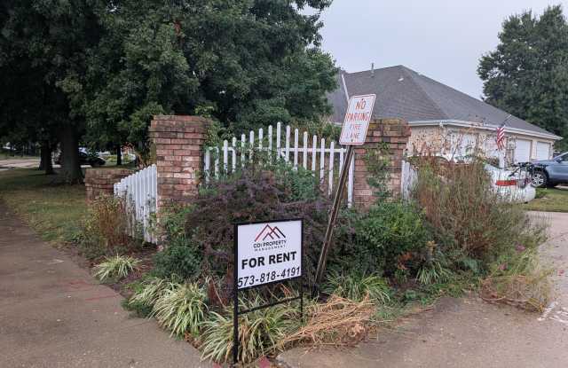 Lovely 3 Bedroom 2 Bathroom Condo Gallery 4