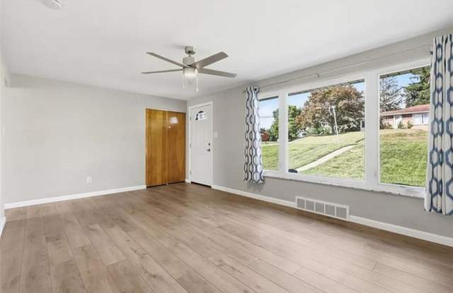 5229 Meadowcrest Road Gallery 2