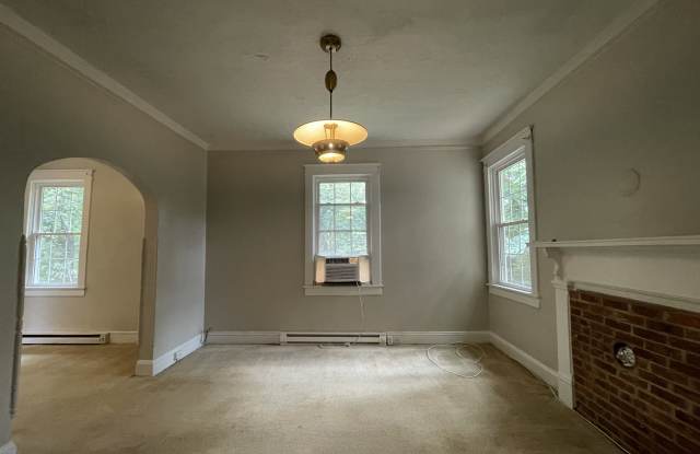 3723 South Amherst Highway - A Gallery 3