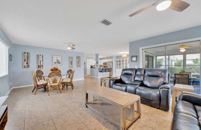Annual furnished 2 bed/2 bath Villa in Sarasota close to Siesta Key! Gallery 3