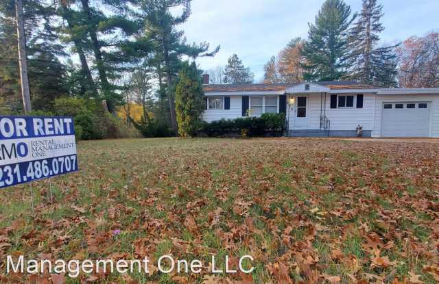 870 Pine Grove - 870 Pine Grove Avenue, Grand Traverse County, MI 49686