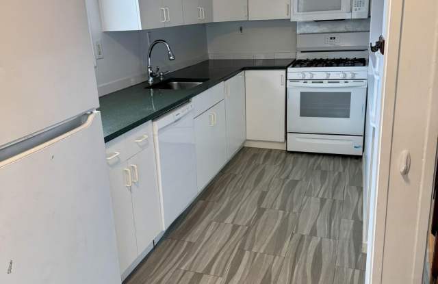 126 Bay Avenue unit: B photos photos