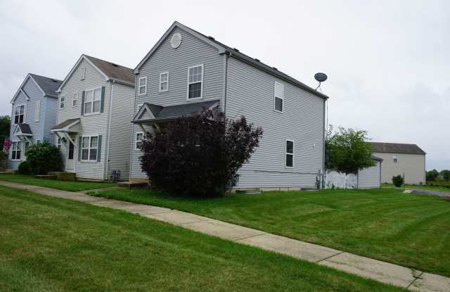 3 bedrooms,1.5 baths, 2 car detached garage and a full basement. Gallery 4