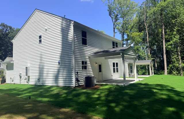 Brand New Single family home in a Cul-de-sac Gallery 1