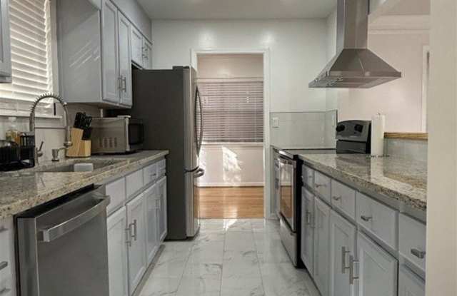 2017 Fox Ridge Road photos photos