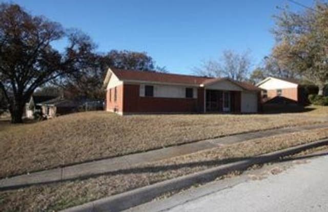 4801 Bellcrest Court - 4801 Bellcrest Ct, Fort Worth, TX 76135