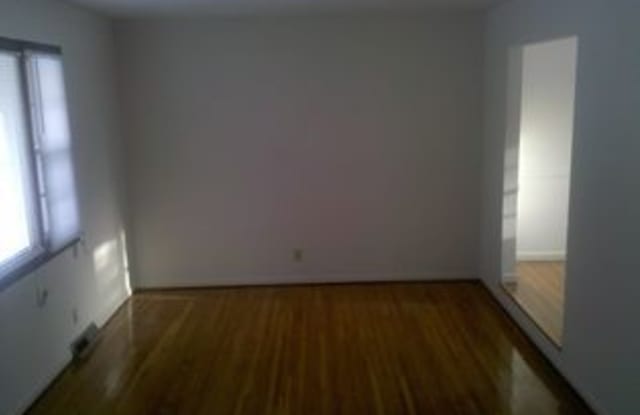 3012 Stanford Drive Gallery 3