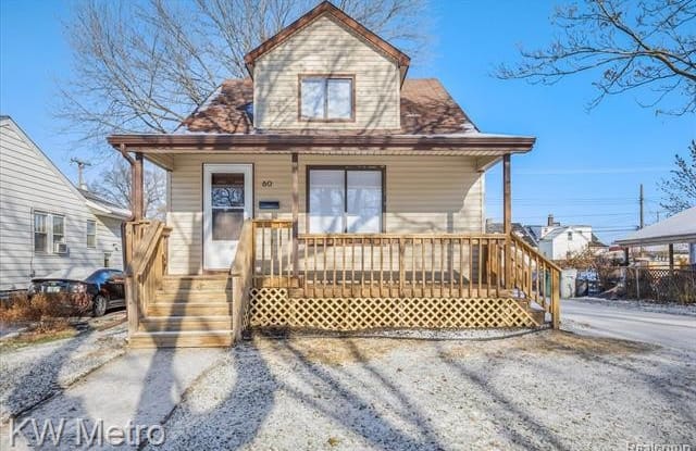 60 W HARRY Avenue - 60 West Harry Avenue, Hazel Park, MI 48030