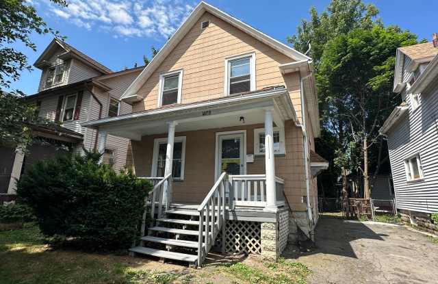 NICE 3 BEDROOMS WITH FULL BATH MOVE-IN READY! - 1279 North Street, Rochester, NY 14621