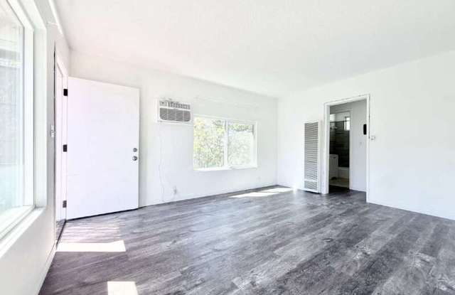 2023 Reservoir Street Gallery 1