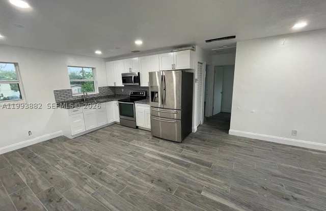 3906 SW 12th Ct photos photos