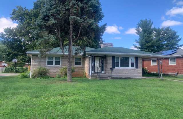 Gorgeous, Updated 3 Bedroom, 2 Bath Ranch Home with Basement - 1604 Woodluck Avenue, Louisville, KY 40205