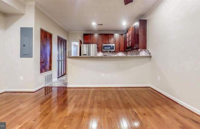 1604 ISHERWOOD STREET NE Gallery 2