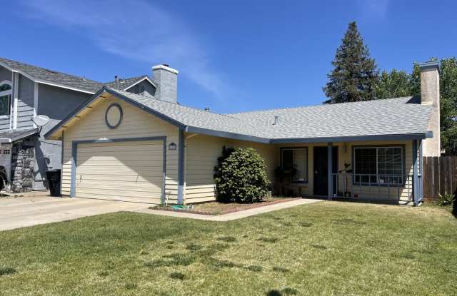 LABOR DAY SPECIAL - 2 WEEKS FREE RENT!!Beautiful Single Story Home Ready To Be Called Home! - 613 Wendy Court, Modesto, CA 95356