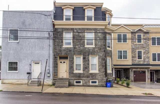 4415 MANAYUNK AVENUE photos photos