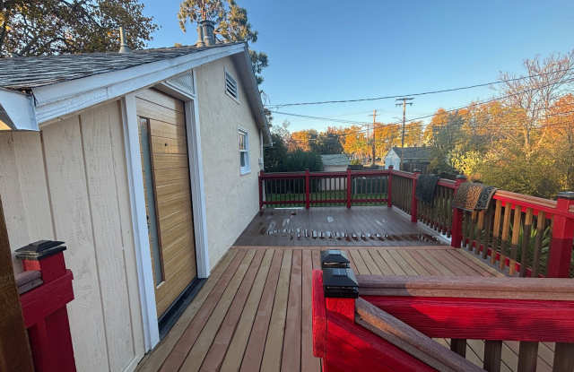 Central Roseville, 1 Bed, 1 Ba, Wall Air, New Carpet  Paint: Large Living Room, Bedroom Downstairs, Large Deck great for Entertaining, Lawn photos photos