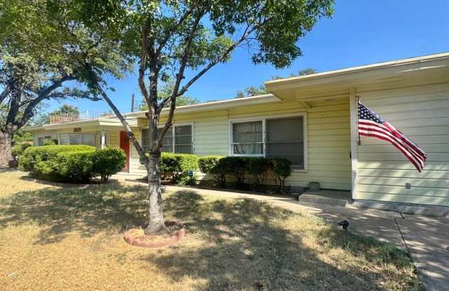 NOW AVAILABLE - 1 Bedroom Duplex Unit Across from ASU Campus! photos photos