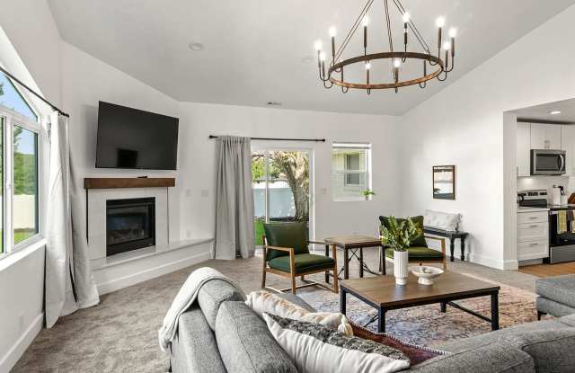 Fully Renovated 5-Bed Home with RV Parking & Garage | Sandy Gallery 4