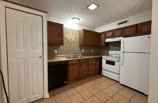 Charming 2-Bedroom Apartment in a Quiet Maryville Community Gallery 4