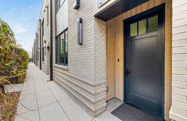 Immaculate Townhome on Pearl Street - Available NOW! photos photos
