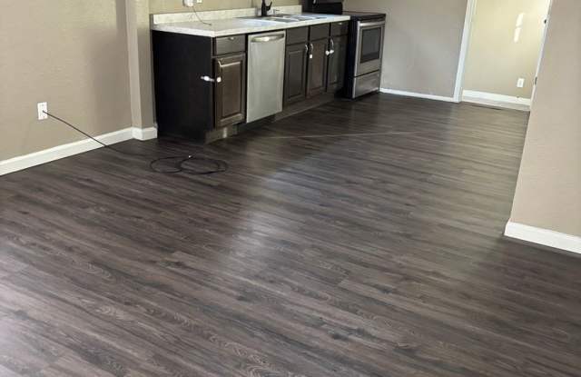 “Move-In Ready 2-Bedroom with Expansive Yard” Gallery 3