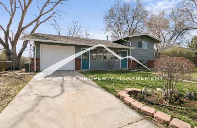 Gorgeous Home with Washer/Dryer and Fenced Yard - 6503 Iris Street, Arvada, CO 80004