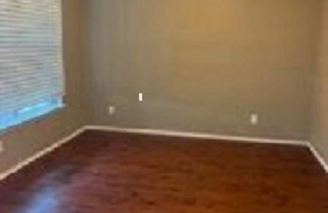 12504 Cardinal Creek Drive Gallery 3