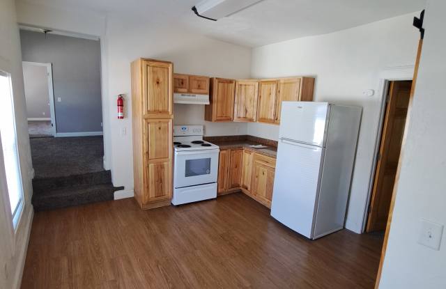 610 W Cedar St photos photos