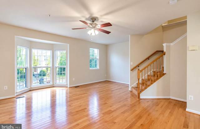 10708 CROYDON Court Gallery 4