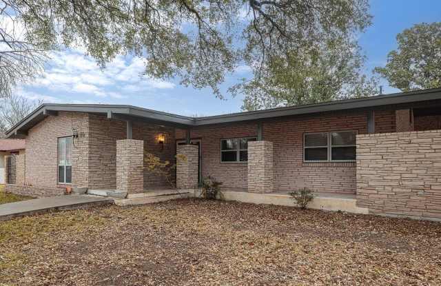 16 Larkwood photos photos