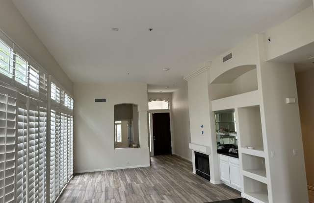 7578 E Tuckey Lane Gallery 2