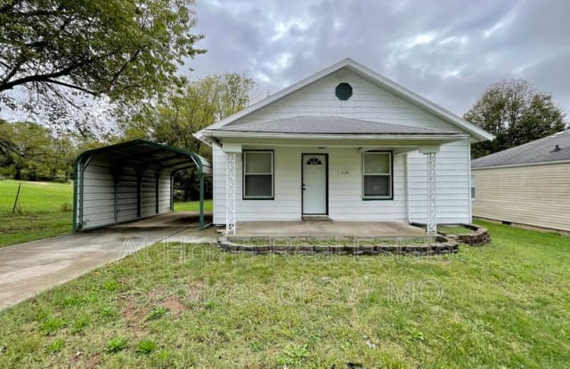 1104 S Oak Park photos photos